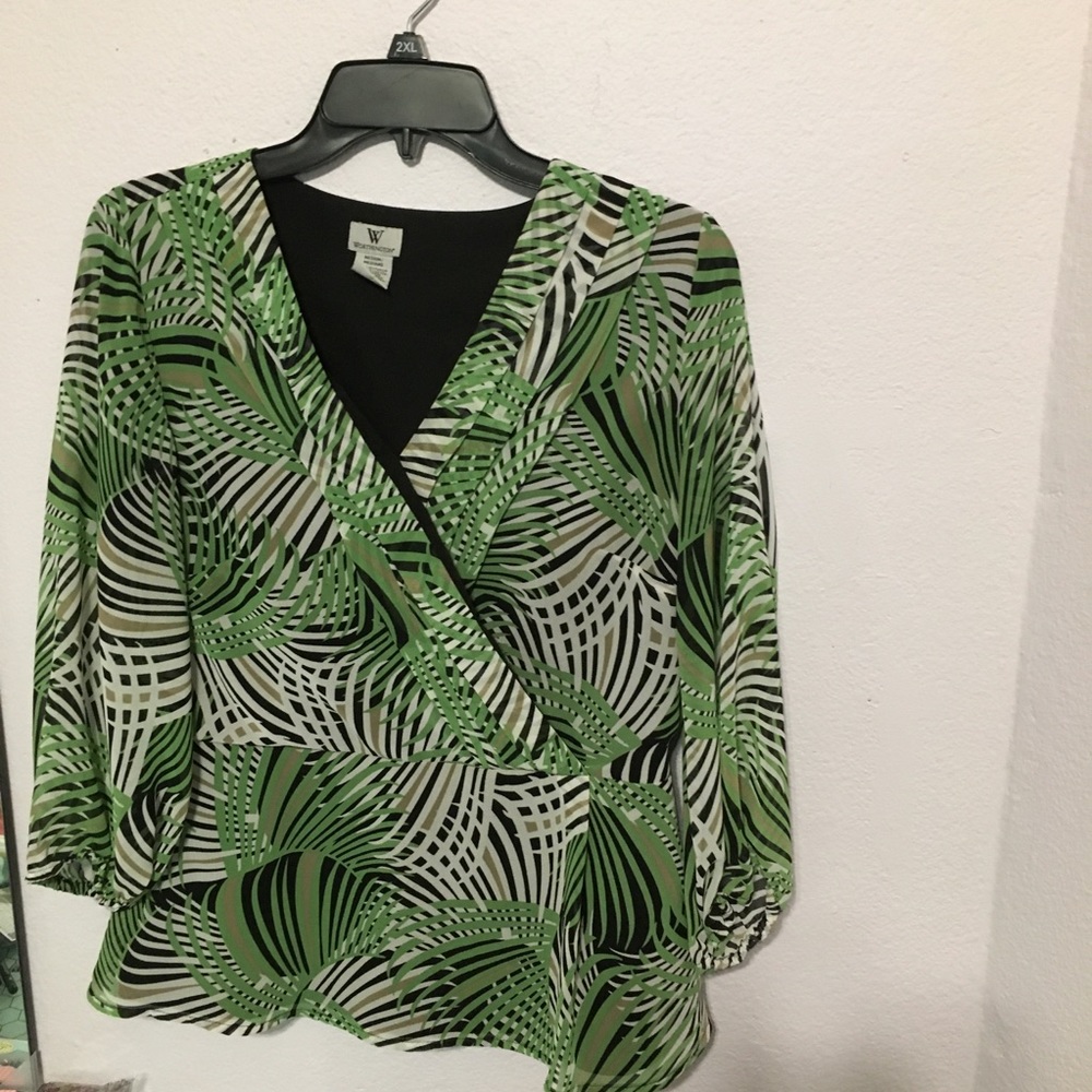 Med Worthington blouse with side zip V neck tropical